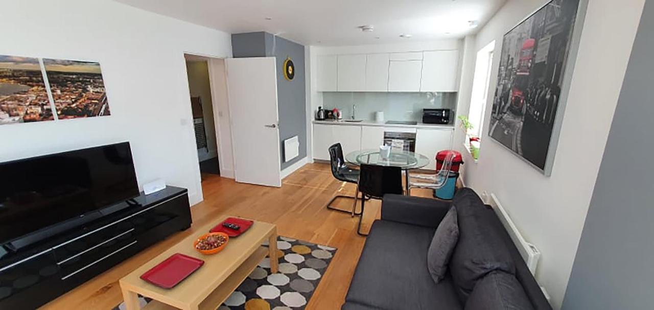 Bright & Spacious Double Bedroom With Ensuite And Concierge! Paid Parking Available Лондон Экстерьер фото